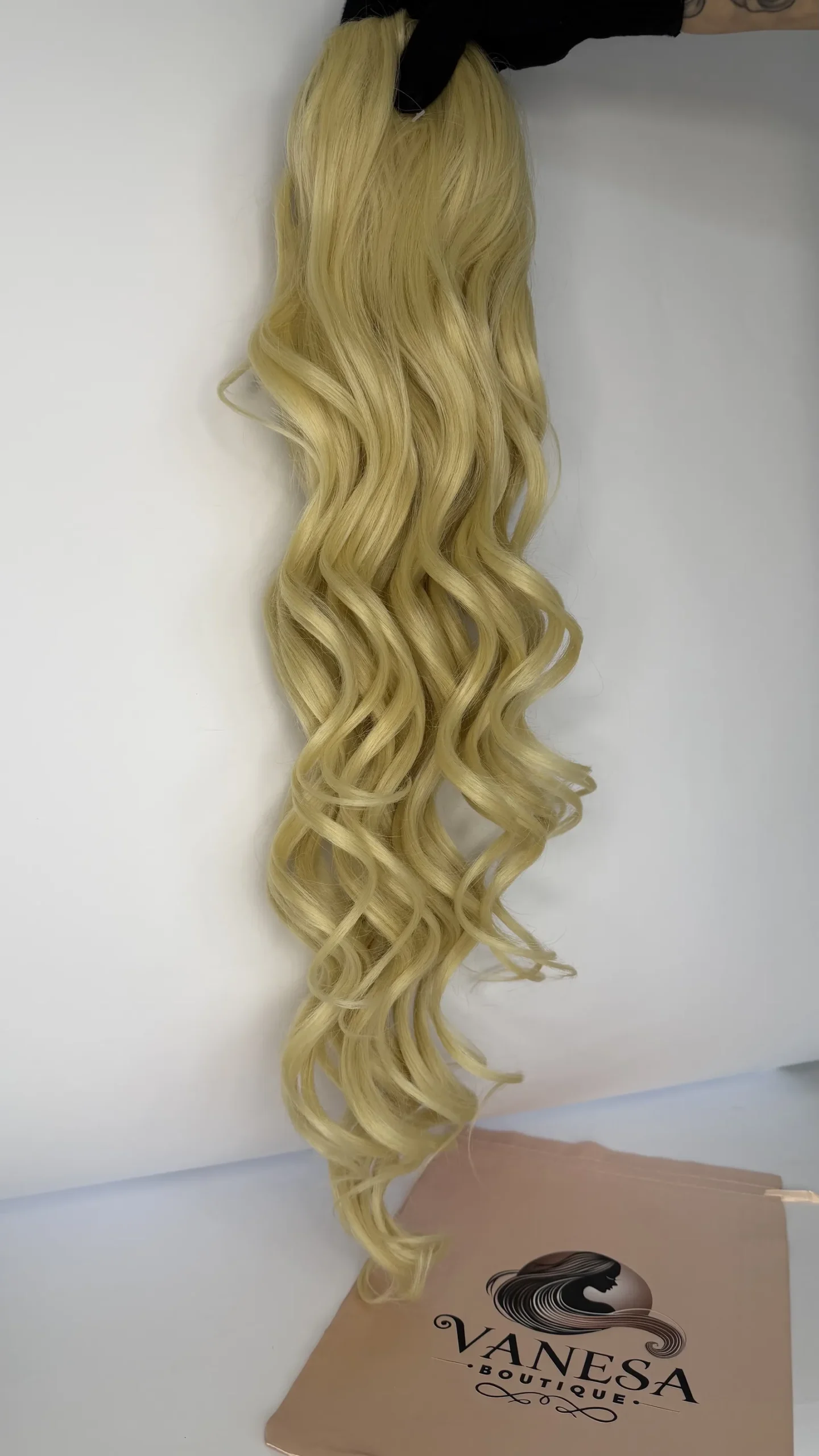 Tail Lina / Premium luxury / 70 cm / color: # 613